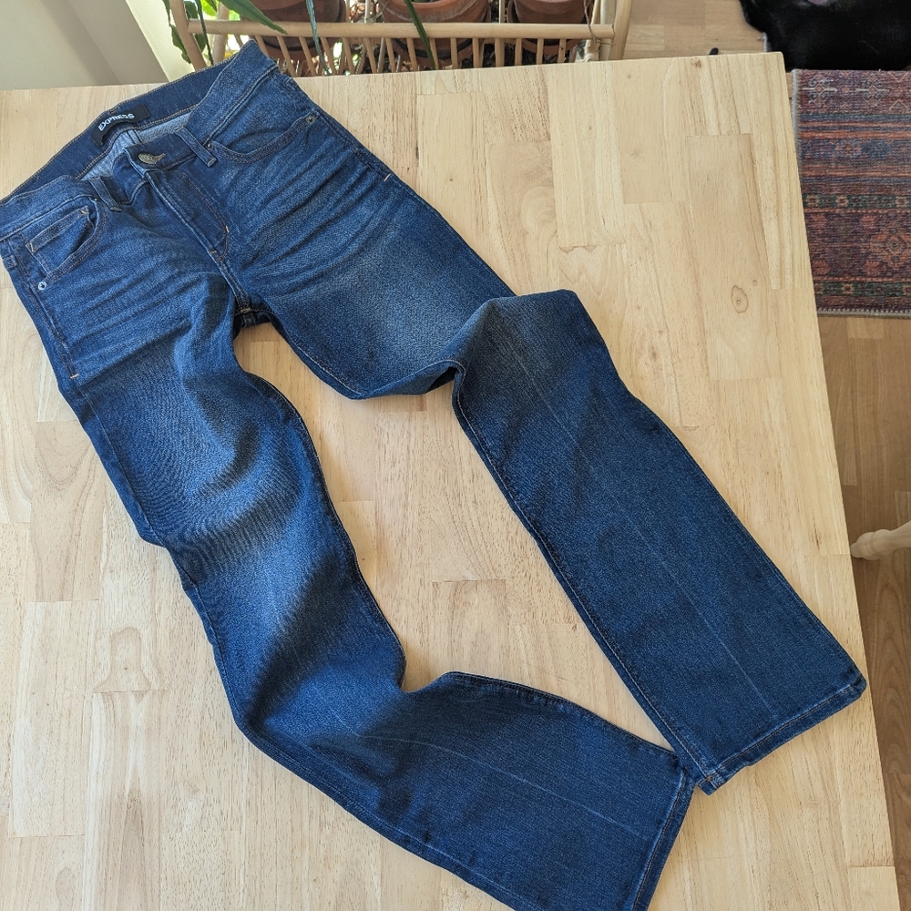 Express Barely Boot Mid-Rise Jean, Size 6 Regular, New Without Tags